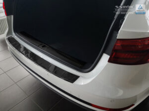 Ochranná lišta hrany kufru Audi A4 2016- (carbon