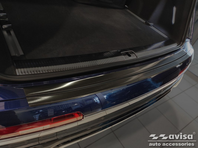Ochranná lišta hrany kufru Audi Q7 2015- (tmavá)