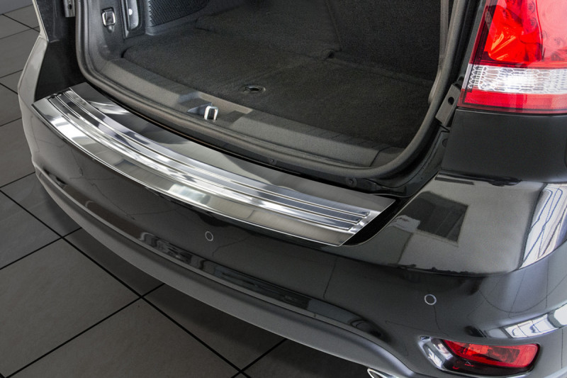 Ochranná lišta hrany kufru Fiat Freemont 2011-2016