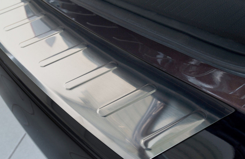 Ochranná lišta hrany kufru Opel Astra J 2009-2012 (combi