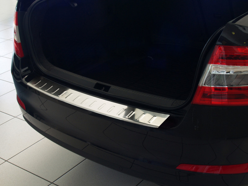 Ochranná lišta hrany kufru Škoda Octavia III. 2013-2020 (sedan)