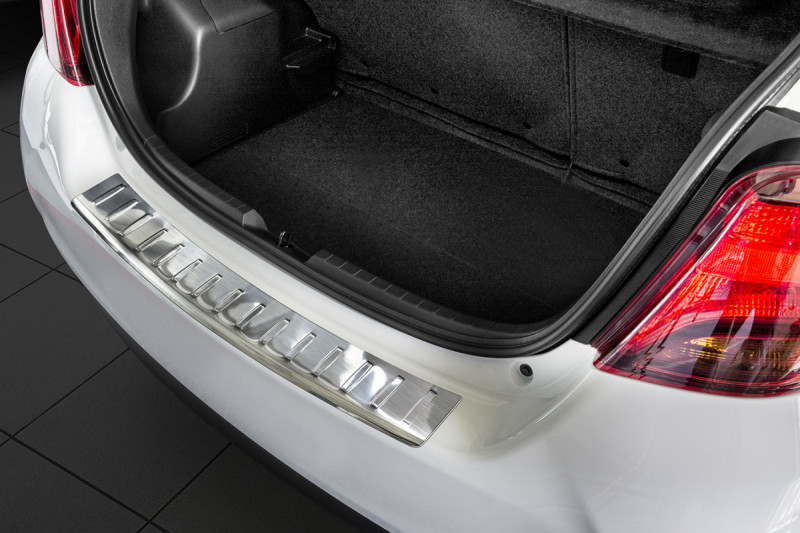 Ochranná lišta hrany kufru Toyota Yaris 2014-2020