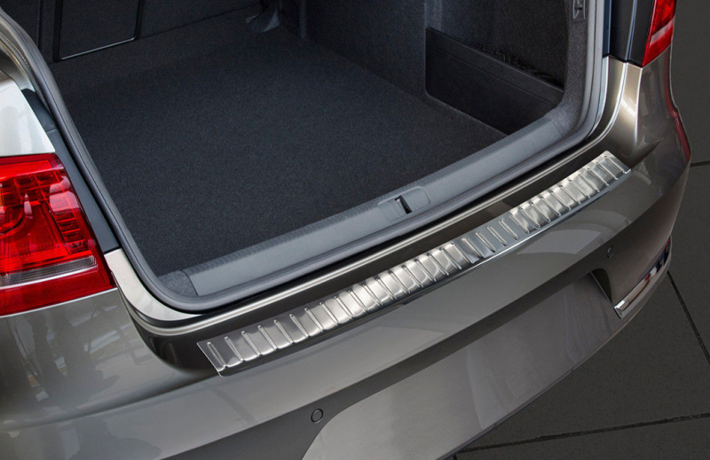 Ochranná lišta hrany kufru VW Passat B8 2015- (sedan